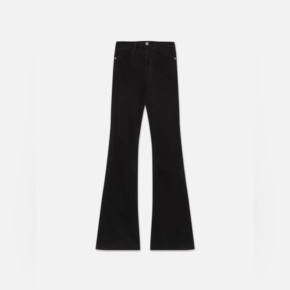 FRAME Le High Flare
in Film Noir - Picture 8 of 16